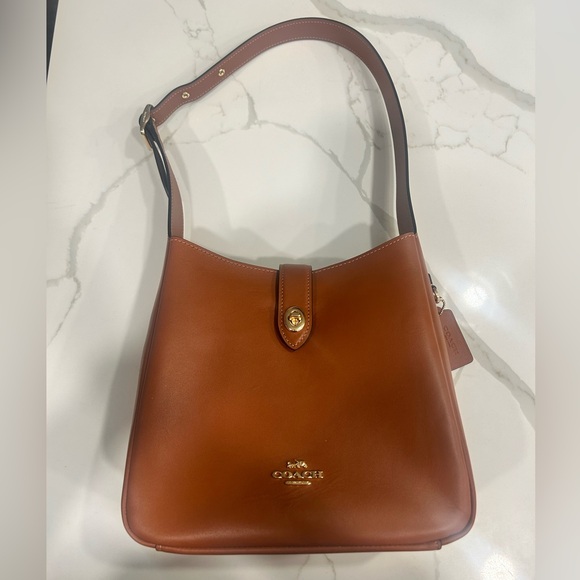 Coach Handbags - NWOT Coach Hadley Convertible Crossbody bag in Smooth Leather/Gold/Brown